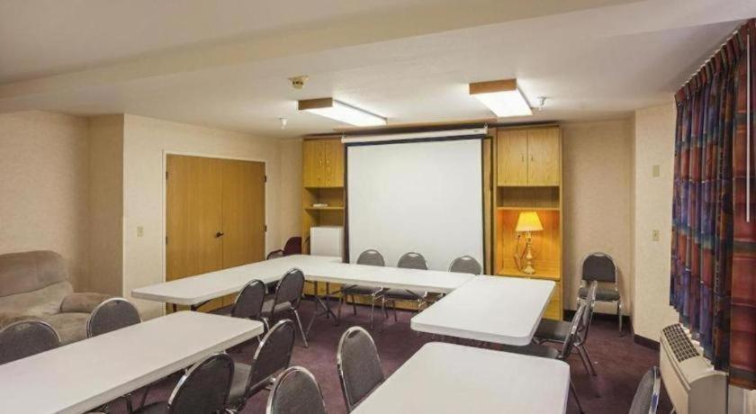 Hotel Markle In I-69 Dış mekan fotoğraf